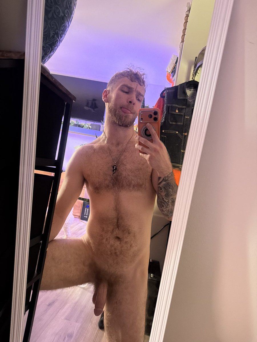 BonesxOF's tweet photo. just met a really cute boy 🥵 https://t.co/nTyXexK7fw