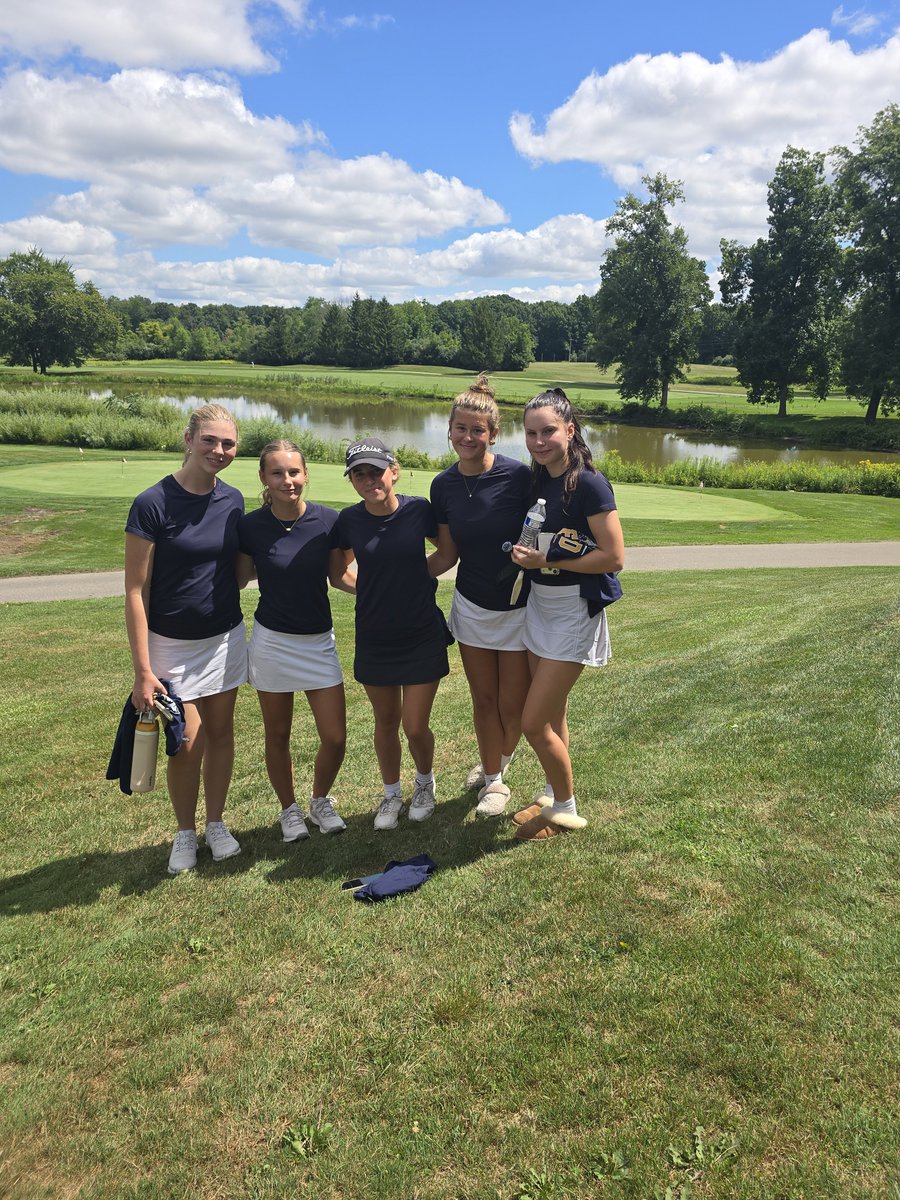 gretchiegabler's tweet photo. Oxford Varsity Girls Golf shot a 392 at the Lady Falcon Invite at Stoney Creek Metropark.  The Wildcatsfinished 11/19 and were led by Sophomore @isladonaldson11 with a 87! #trustit @athletic_oxford https://t.co/9oiX30rPZi