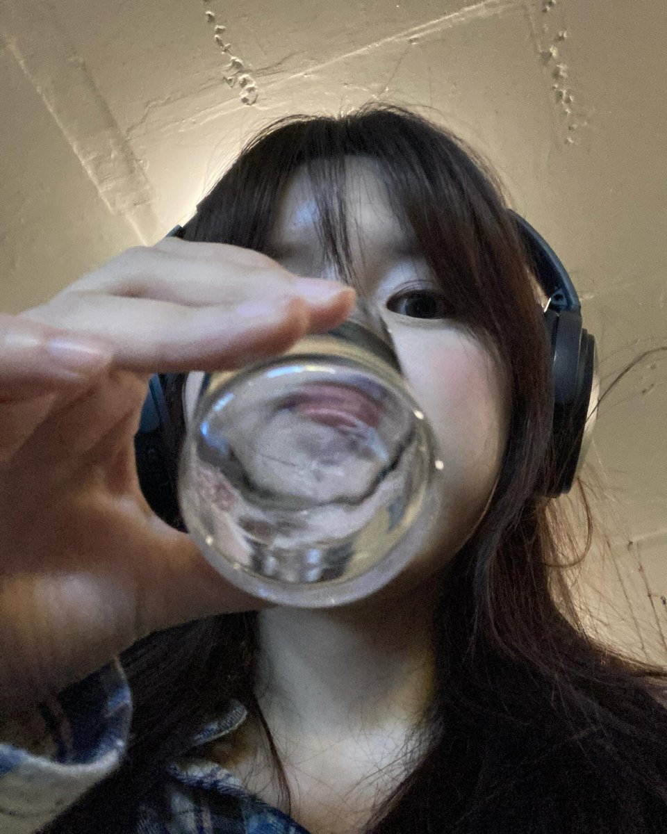 balison1981's tweet photo. 朝起きる瞬間の『あと5分だけ…』の魔力は異常だと思う。今日も一日お疲れ様！ 👇
Ilus https://t.co/ECWU1hCySj