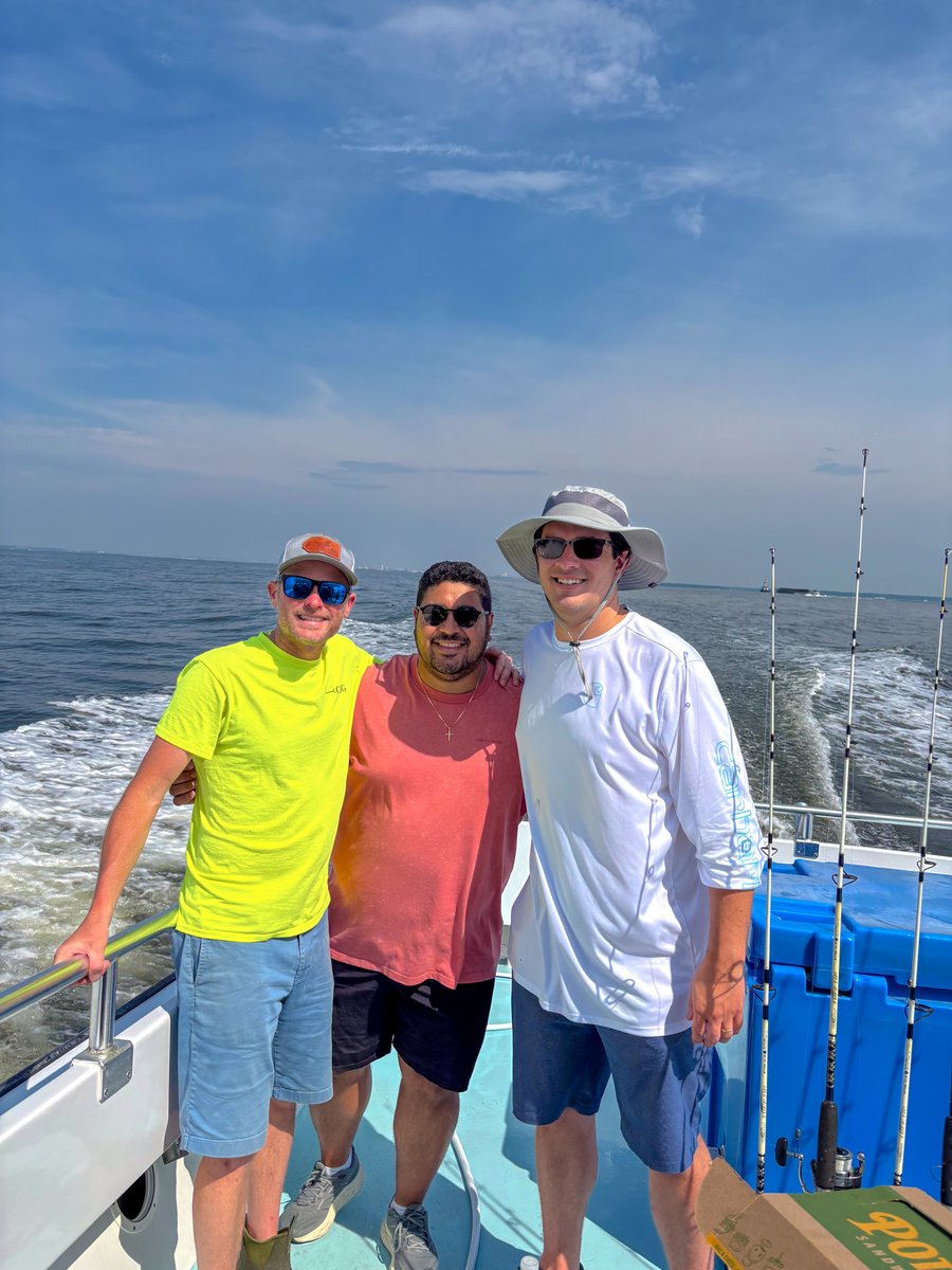 CBGBuildingCo's tweet photo. A crew from our Silver Spring office (and co-captain Josey 🐶) recently enjoyed a sunset team-building fishing trip out on the Chesapeake Bay! 🎣🌅
#CBGBuilds #CBGBuildingCompany #SilverSpringMD #TeamCBG #TeamBuilding https://t.co/yjelGv6Pyn
