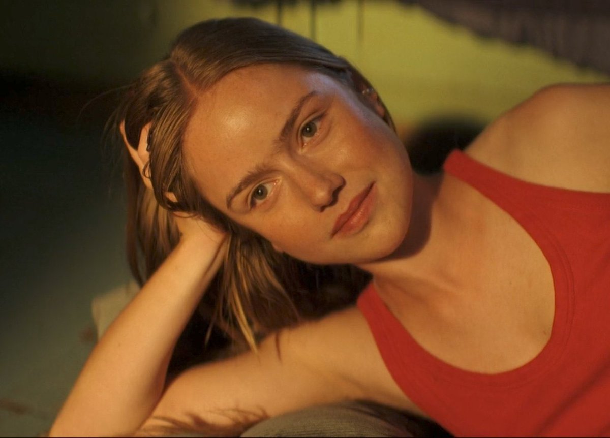 sapphixcinema's tweet photo. they’re over on prime trying to convince us no one ever approached ramona or called her attractive https://t.co/in5BR24v23