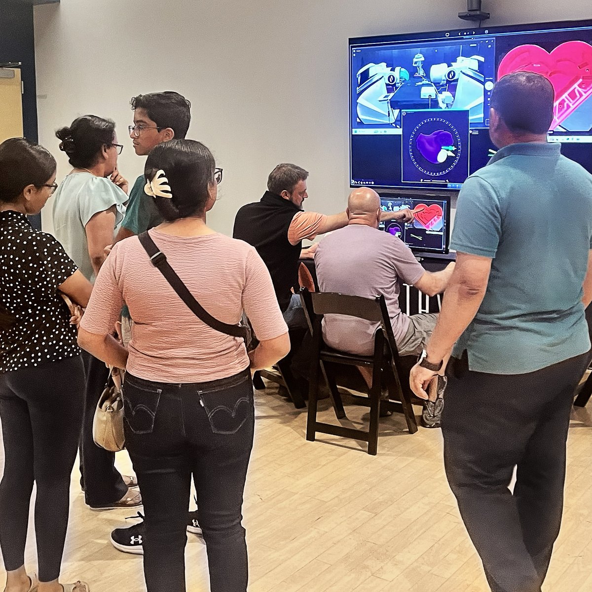 Stereotaxis's tweet photo. What a great time at the @STLScienceCtr! 🫀🤖
Loved seeing so much interest in heart health, arrhythmia treatment &amp; #RoboticEP. Thank you to Dr. @jenniferavari &amp; @LisaRoelle for joining us, &amp; to everyone who stopped by, asked questions &amp; test-drove #GenesisX! https://t.co/wr30gTE89x