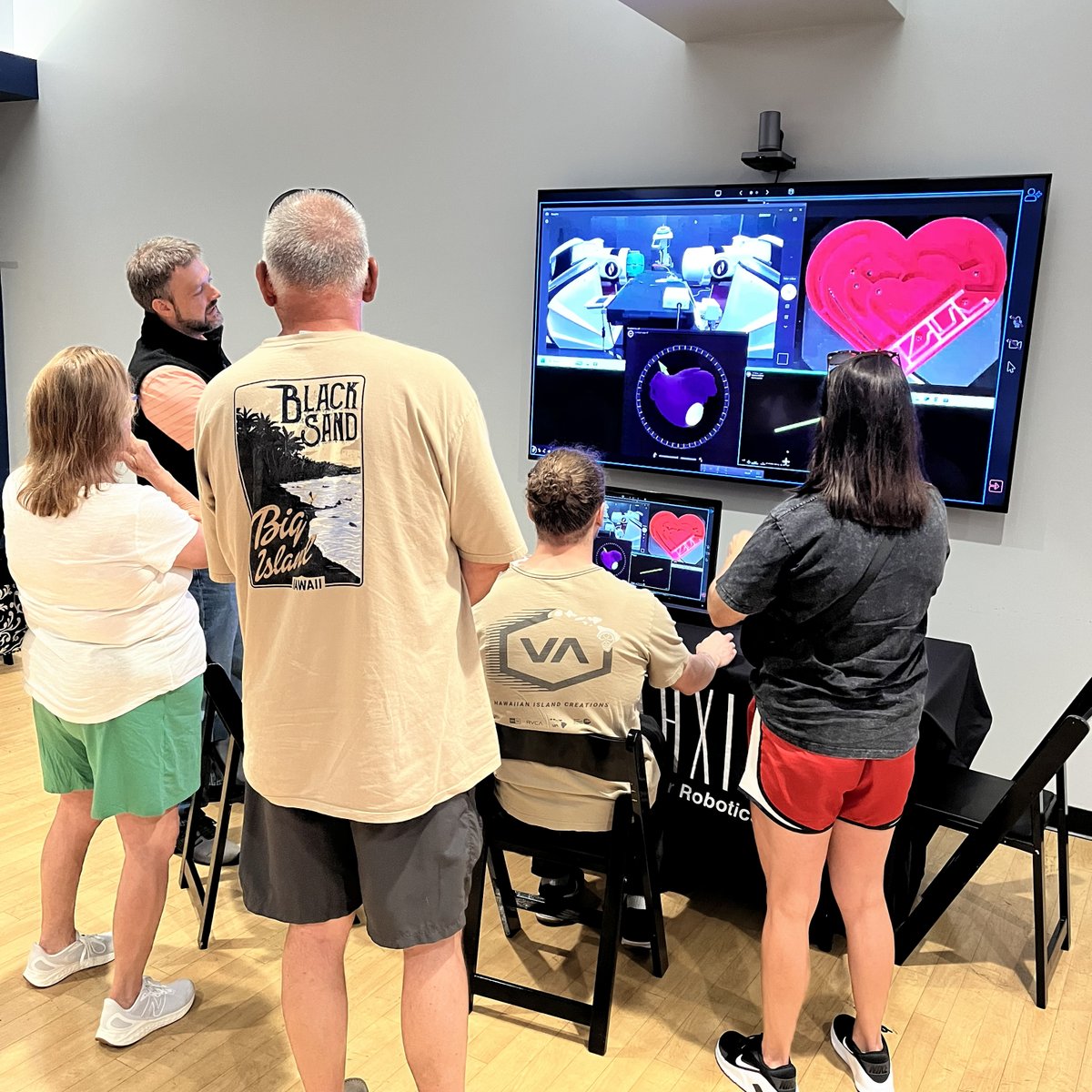 Stereotaxis's tweet photo. What a great time at the @STLScienceCtr! 🫀🤖
Loved seeing so much interest in heart health, arrhythmia treatment &amp; #RoboticEP. Thank you to Dr. @jenniferavari &amp; @LisaRoelle for joining us, &amp; to everyone who stopped by, asked questions &amp; test-drove #GenesisX! https://t.co/wr30gTE89x