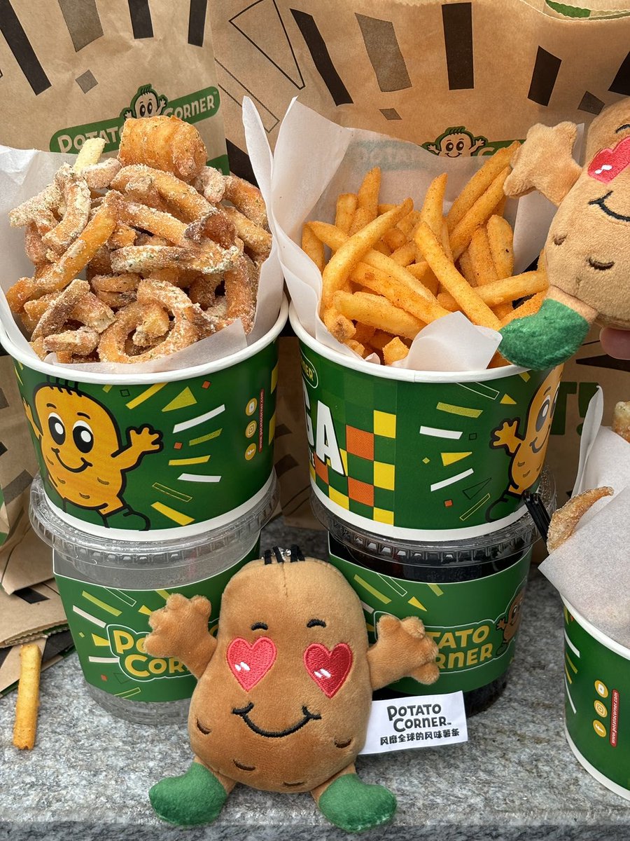 ZekaJabulani's tweet photo. Just spent 20 mins arguing over who got the last fry… and ended up splitting it down the middle , https://t.co/nLmI3RzZEN