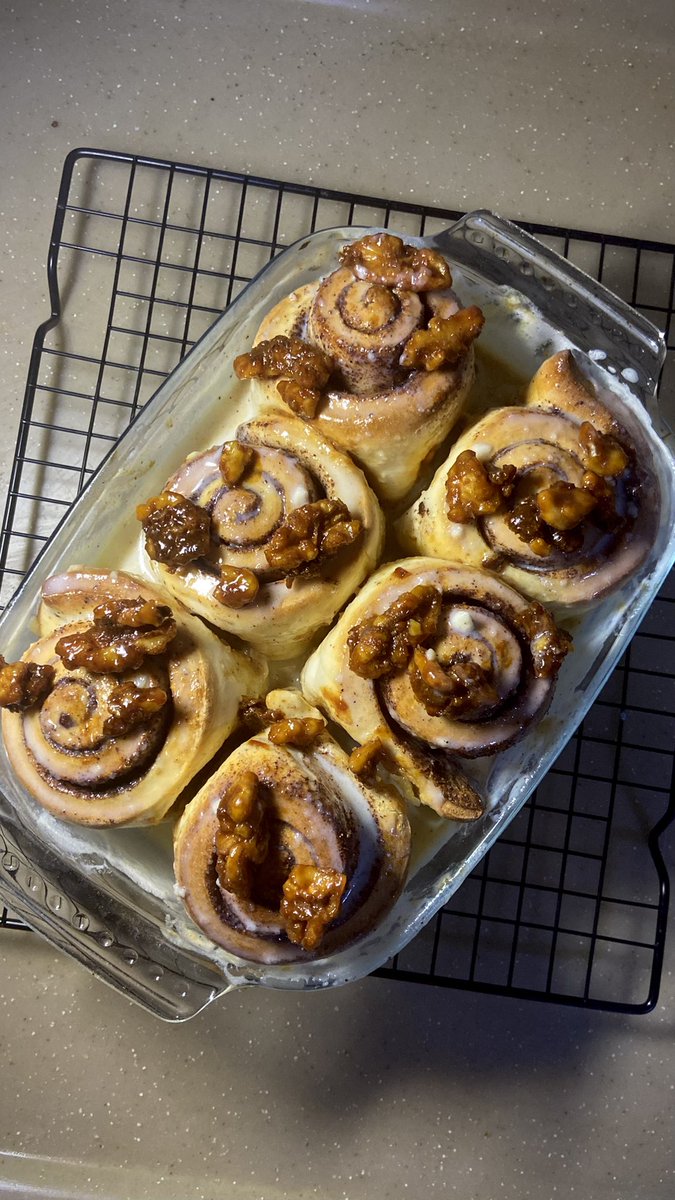 RifiHeart's tweet photo. Cinnamon rolls w/ caramelized walnuts on top instead of pecans, cuz why not?

And they were Sooooo yummy!😋 https://t.co/HuJrAtFDWC