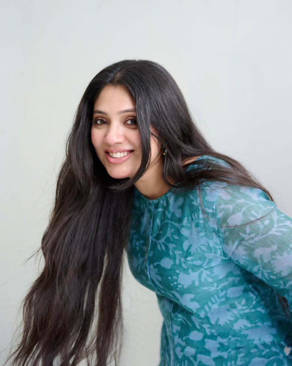 Weekendvibes_'s tweet photo. Veena Nandakumar 🩵
#Veena #VeenaNandakumar https://t.co/a5sV4DtlVA