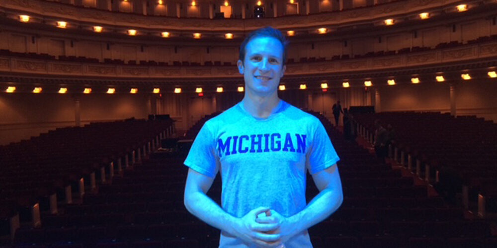 UMichiganNews's tweet photo. Justin Urso, BFA '13, made a life-changing decision to put his program on pause after his sophomore year at @umichsmtd. He left the competitive program to pursue a professional career in ballet. More than a decade later, Urso made an equally life-changing decision to return. #MichiganToday 

🔗 Read more: https://t.co/rLCzJEZfFs