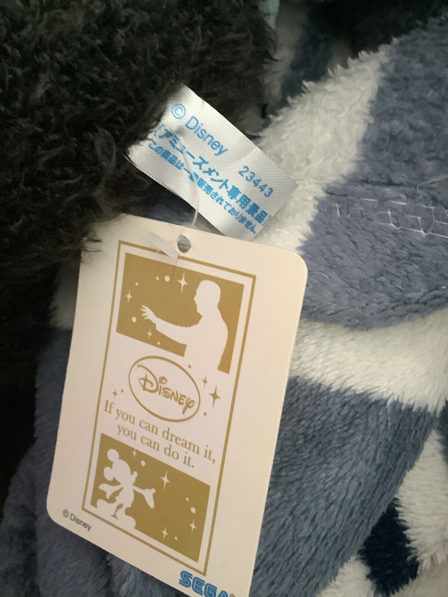 oswaldwife's tweet photo. Allegedly it’s a Epic Mickey plush, but I checked her tags and nothing relating to EM is on it I mostly got the info from the Oswald The Lucky Rabbit collection online but I still have to dig deeper to learn more lol
Very hard to come by and I own 3 haha https://t.co/1rwPpmT24N