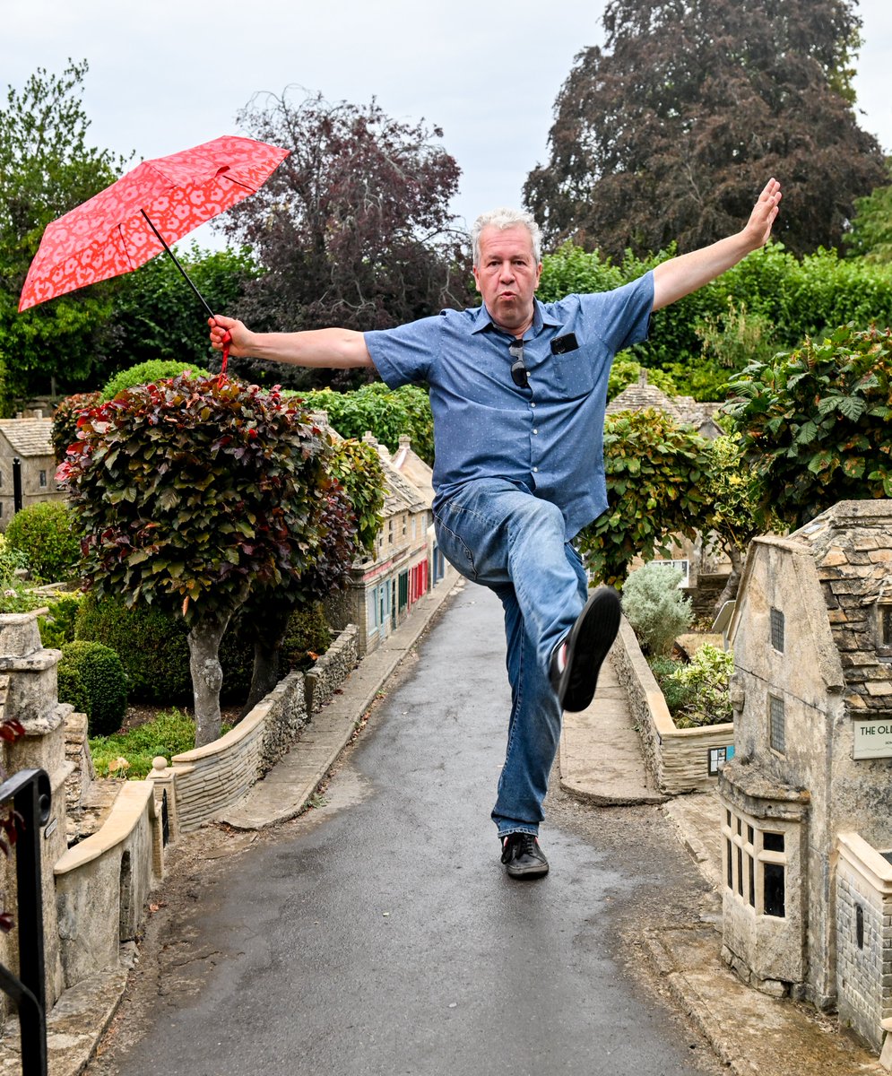 BazleyFilms's tweet photo. I didn't want to be upstaged by our very agile DOP John E Fry who had been doing handstands and cartwheels in the morning shoot, so given the opportunity I demonstrated some dancing moves to our far more agile actress and ballet trained Vivien Taylor! Well she got the idea! https://t.co/1FO46rNvCq