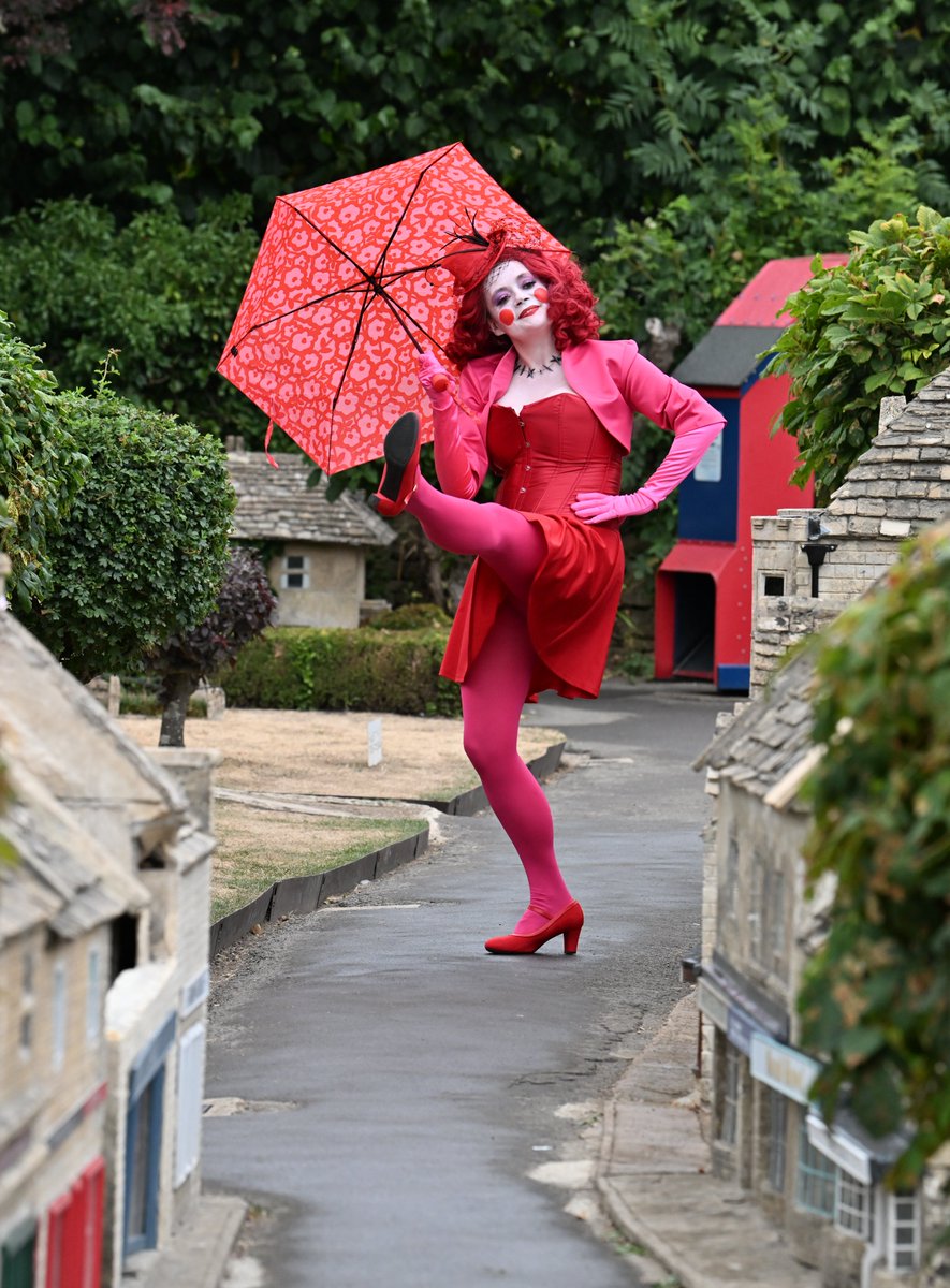 BazleyFilms's tweet photo. I didn't want to be upstaged by our very agile DOP John E Fry who had been doing handstands and cartwheels in the morning shoot, so given the opportunity I demonstrated some dancing moves to our far more agile actress and ballet trained Vivien Taylor! Well she got the idea! https://t.co/1FO46rNvCq