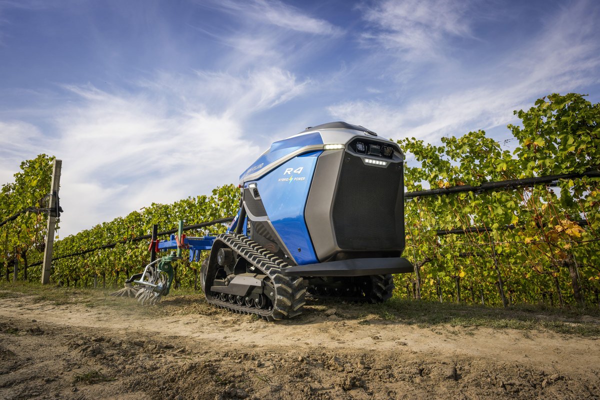 CNHIndustrial's tweet photo. In case you missed it — A Sustainable Year 🌱

Philippe Boisseau, New Holland Global Product Marketing Manager, shares how the R4 autonomous robot went from concept to field-ready reality.

Developed over two years through a modular approach, the R4 combines mowing, tillage and spraying in a single intelligent system — delivering up to 90% lower emissions and 20% lower cost of ownership.

Engineering that works for the real world. And it's only the beginning.

🔗 Read the full story: https://t.co/wUm4SSs0x7