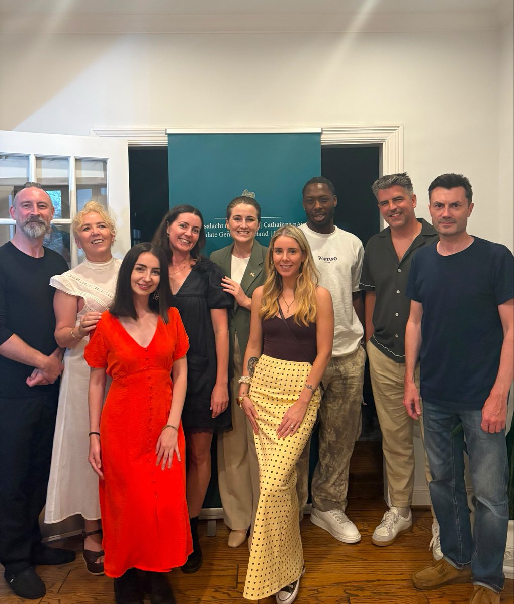 IEConsulGenLA's tweet photo. Wonderful to host a @MusicFrmIreland delegation in LA last week, with CEO @angela_dorgan. Always a pleasure to connect the Irish music industry with LA-based creatives & executives from Sony, Netflix, Universal, 20th Century Fox & more under the Consulate’s #TRASNA banner 🎶🇮🇪🇺🇸 https://t.co/MhToKDkH5A