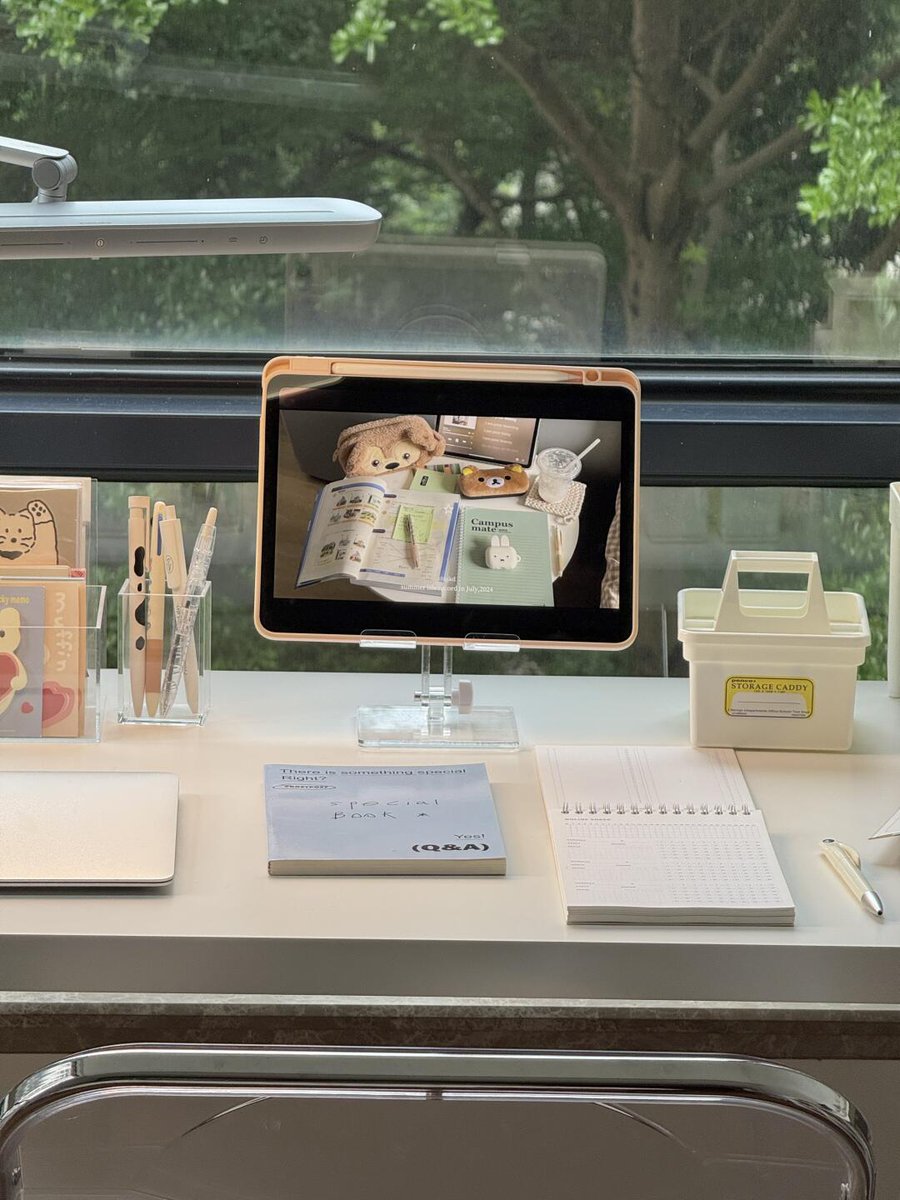 CalbetD's tweet photo. Transform your desk into a productive zone with a mini potted succulent, cable organizer, and a stack of your go-to books — small tweaks make big workday wins ， https://t.co/eh1qGZiuUb