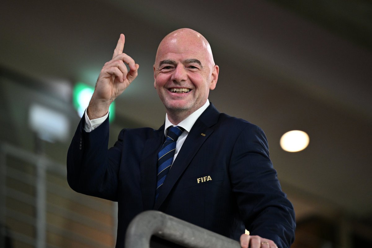 GoalsXtra's tweet photo. 🚨𝗕𝗥𝗘𝗔𝗞𝗜𝗡𝗚: FIFA COO Kevin Lamour was dismissed for speaking out against Gianni Infantino! ❌

[@JacobsBen] https://t.co/7QyYaNY4LO