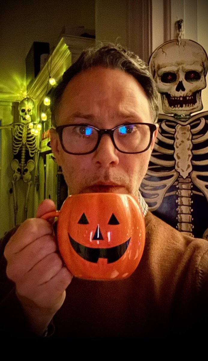 fenianhecox's tweet photo. Autumn incoming……….He’s defrosting https://t.co/kFa7dzqzxE