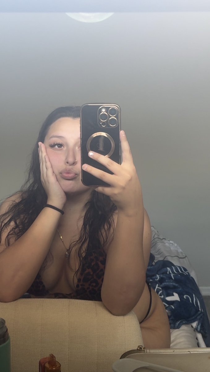 Emof555's tweet photo. Dms are open don’t forget to click the link in bio😅

#fyp #onlyfans #of #OF #chubby #chubbygirls #Freak #explore #freaks #content #contentcreator https://t.co/2CTwGGeYJx