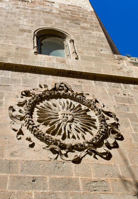 manaosico's tweet photo. @Krisdreemurr05 @AgentedelNwo @maps_black No, no hay pruebas q respalden q esta inspirado en el dios inti, lo mas probable es q este inspirado en el sol en esplendor (principalmente por los rayos rectos y curvos) la de uruguay si es probable q sea el dios inti https://t.co/f7t5Awafya