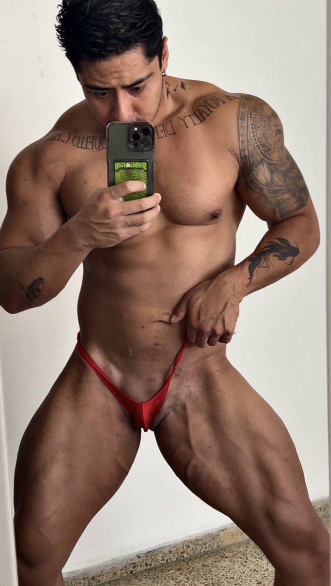 alfred_mon13's tweet photo. Soy un wey de 1,80 y peso 102kg. Aún así me encanta que me humillen, más si son vergones que me van a enseñar a ser una buena funda. 
•
https://t.co/ntaylNF57F
•
https://t.co/69BXvPO33l https://t.co/NF2RhTDKYg