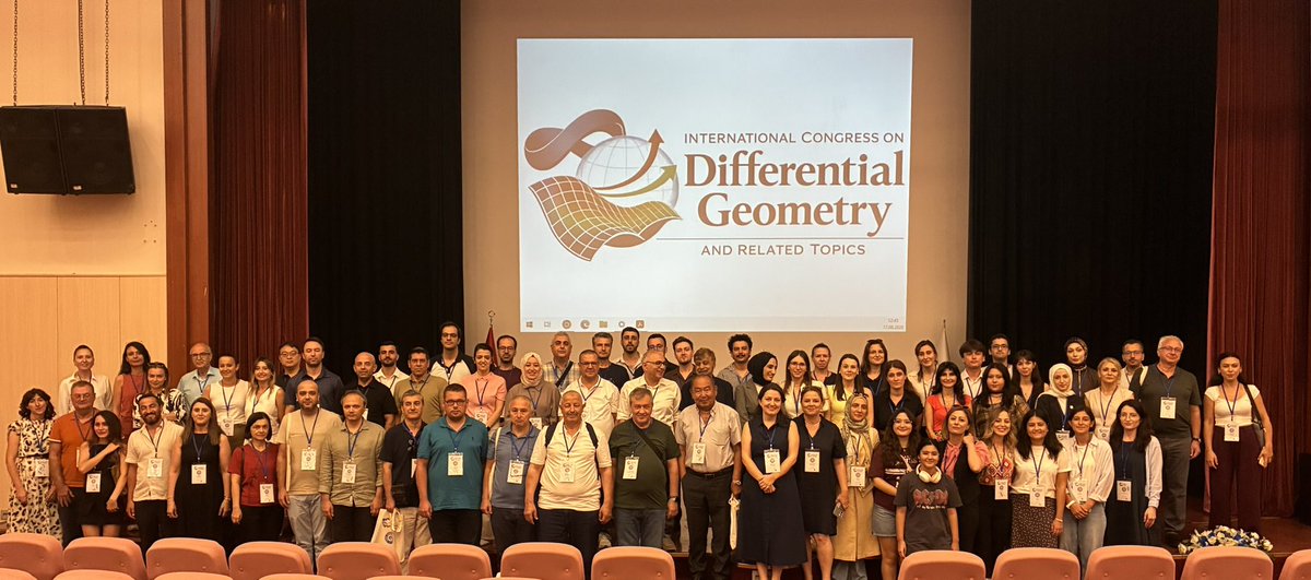 bayramsahin's tweet photo. Ege Üniversitesinde düzenlenen ve açılış konuşmasını Rektör Yardımcısı Sayın Prof.Dr.Murat Boyacı’nın yaptığı International Congress on Differential Geometry and Related Topics kongresi gün içerisinde çok verimli geçen oturumların ardından gala yemeği ile 1. günü tamamladı. https://t.co/fm6pflseLx