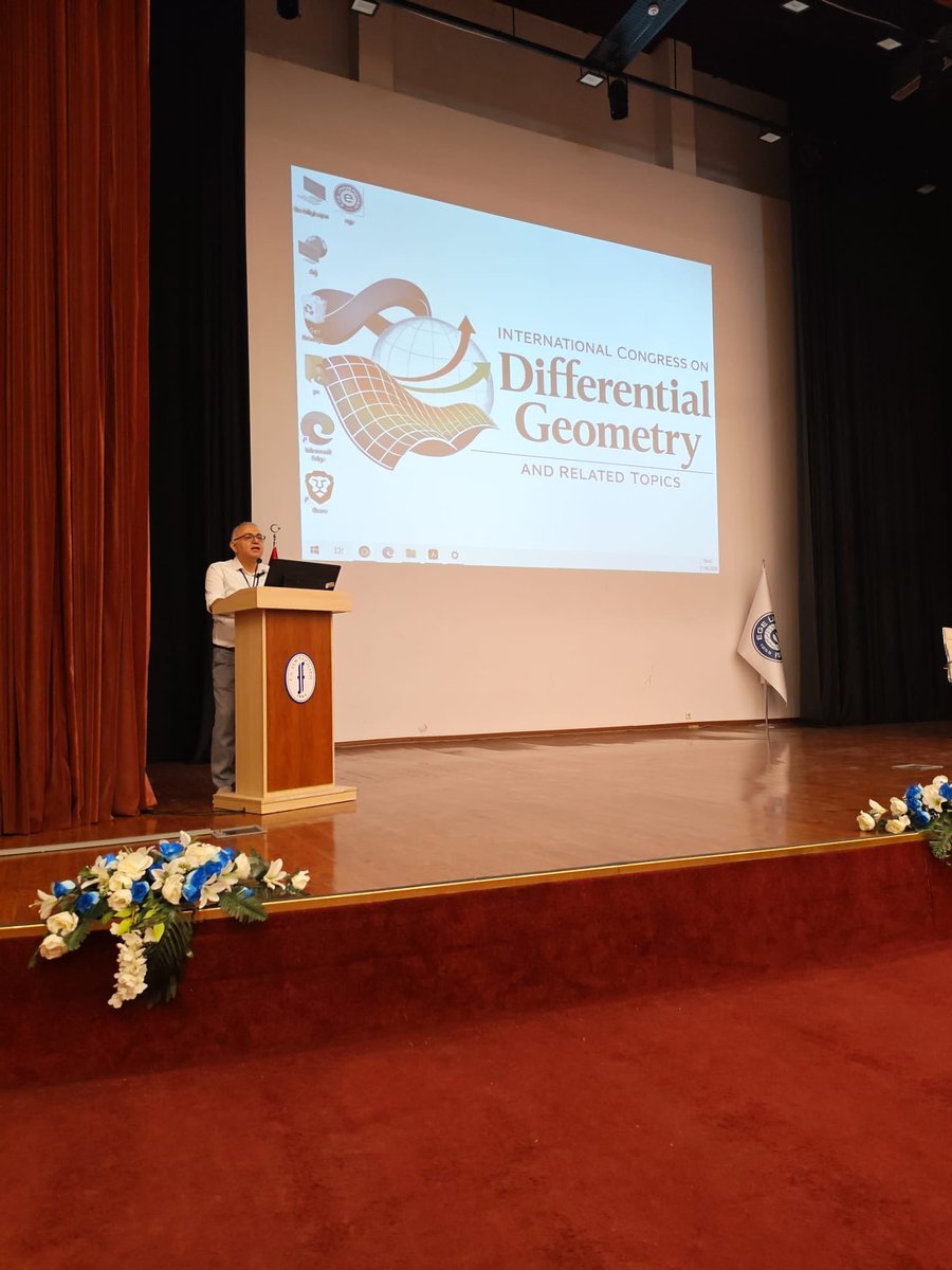 bayramsahin's tweet photo. Ege Üniversitesinde düzenlenen ve açılış konuşmasını Rektör Yardımcısı Sayın Prof.Dr.Murat Boyacı’nın yaptığı International Congress on Differential Geometry and Related Topics kongresi gün içerisinde çok verimli geçen oturumların ardından gala yemeği ile 1. günü tamamladı. https://t.co/fm6pflseLx