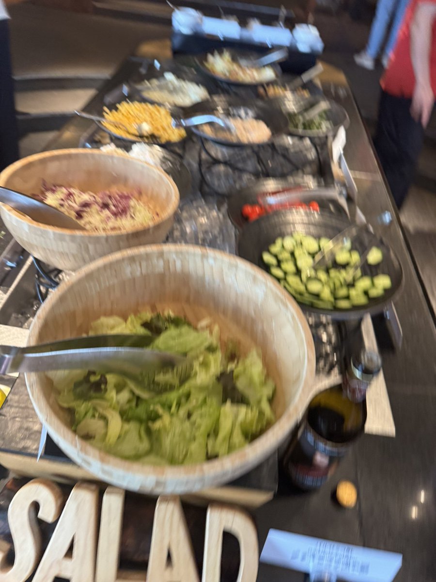 chitose511's tweet photo. ホテルの朝食ブッフェがとてもよかった。これなら2週間くらい滞在してみたい。 https://t.co/jzTk7zHW2b