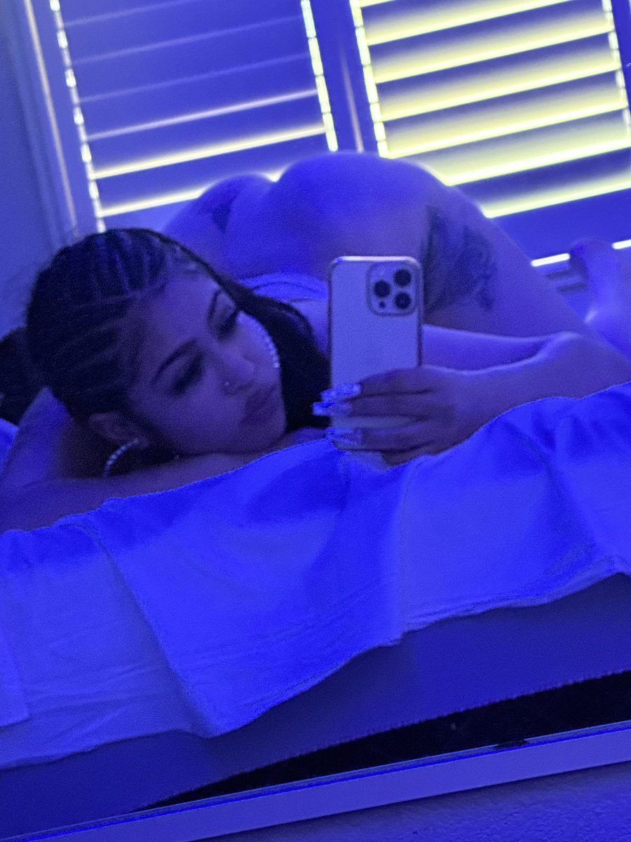 MAMI_MILA24's tweet photo. Your Favorite Distraction Just Posted👀😏💋
#explore #baddie #model #latina #dancer https://t.co/mwOOzxbx5V