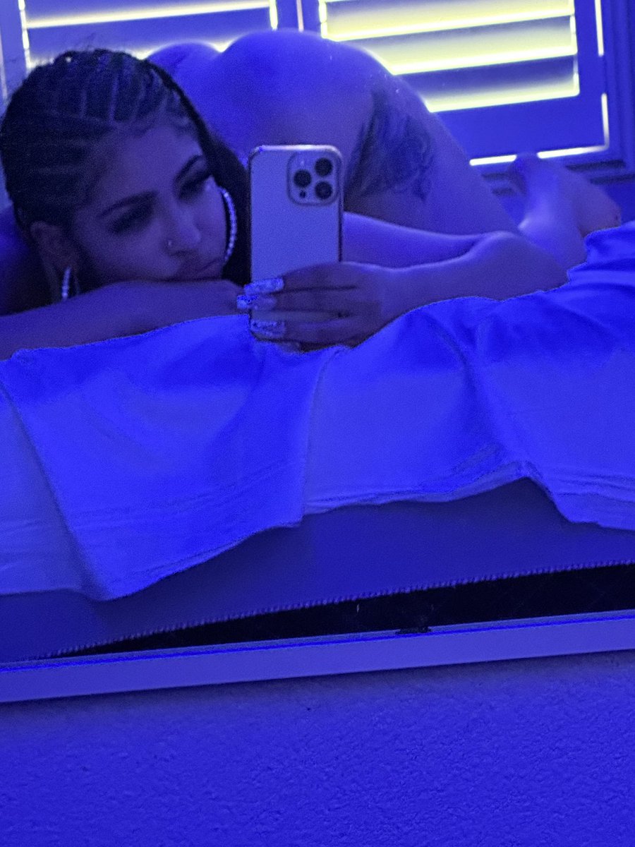 MAMI_MILA24's tweet photo. Your Favorite Distraction Just Posted👀😏💋
#explore #baddie #model #latina #dancer https://t.co/mwOOzxbx5V