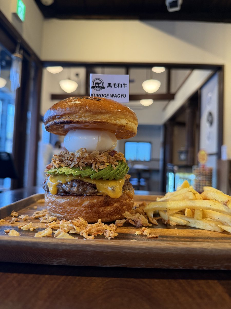 www_k_station's tweet photo. A stacked Wagyu burger is a tasty stop before or after teamLab Kyoto 😋
Reservations are recommended during busy periods: https://t.co/cdOSrGoi7P
#kyoto #teamlabkyoto #wagyu https://t.co/ohMFe2BKgl