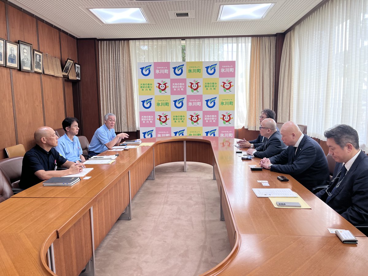 nisshirensns's tweet photo. 日本司法書士会連合会の小澤会長は、8月17日も引き続き熊本県において被災状況の視察を行いました。 https://t.co/GbXGf04bPj