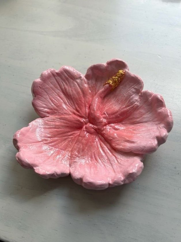 calmlivng's tweet photo. flower ceramics plates 🌸 https://t.co/b0qGXUERxv