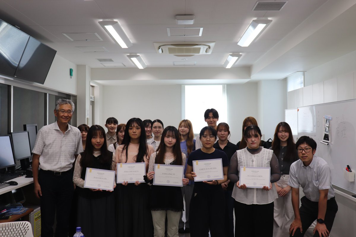 Juntendo_RT's tweet photo. 【台湾・元培医事科技大学（ユンペイ大学）の学生が本学科でインターン！】
台湾のユンペイ大学で診療放射線技術を学ぶ学生5名が、短期留学として来日しています．7月27日～8月28日まで順天堂医院での臨床実習に励むなか、8月5日～7日の3日間は本学の診療放射線学科でインターンシップを行いました． https://t.co/yp2smlJl3q