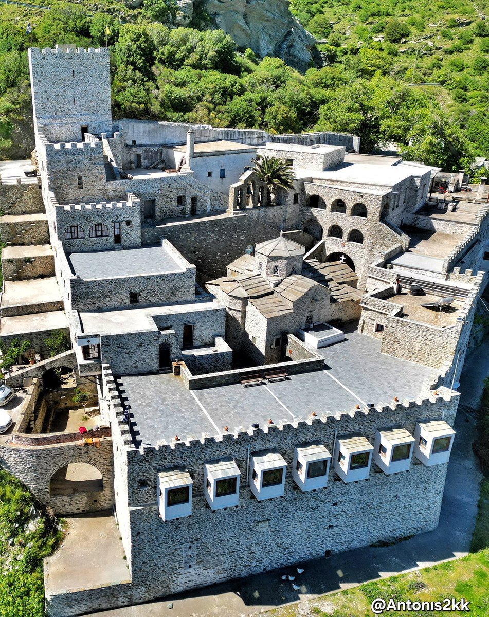 RomeInTheEast's tweet photo. The Holy Monastery of Panachrantos on the Greek island of Andros.

It was founded in the 10th century AD https://t.co/zOdKWsHGMi