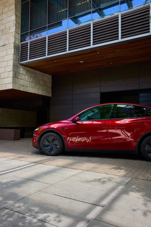 Mayechat43's tweet photo. Ride in Robotaxi through 8/23 for a shot to attend our Cybercab launch event

More rides = better odds https://t.co/1Mv2EHigQB