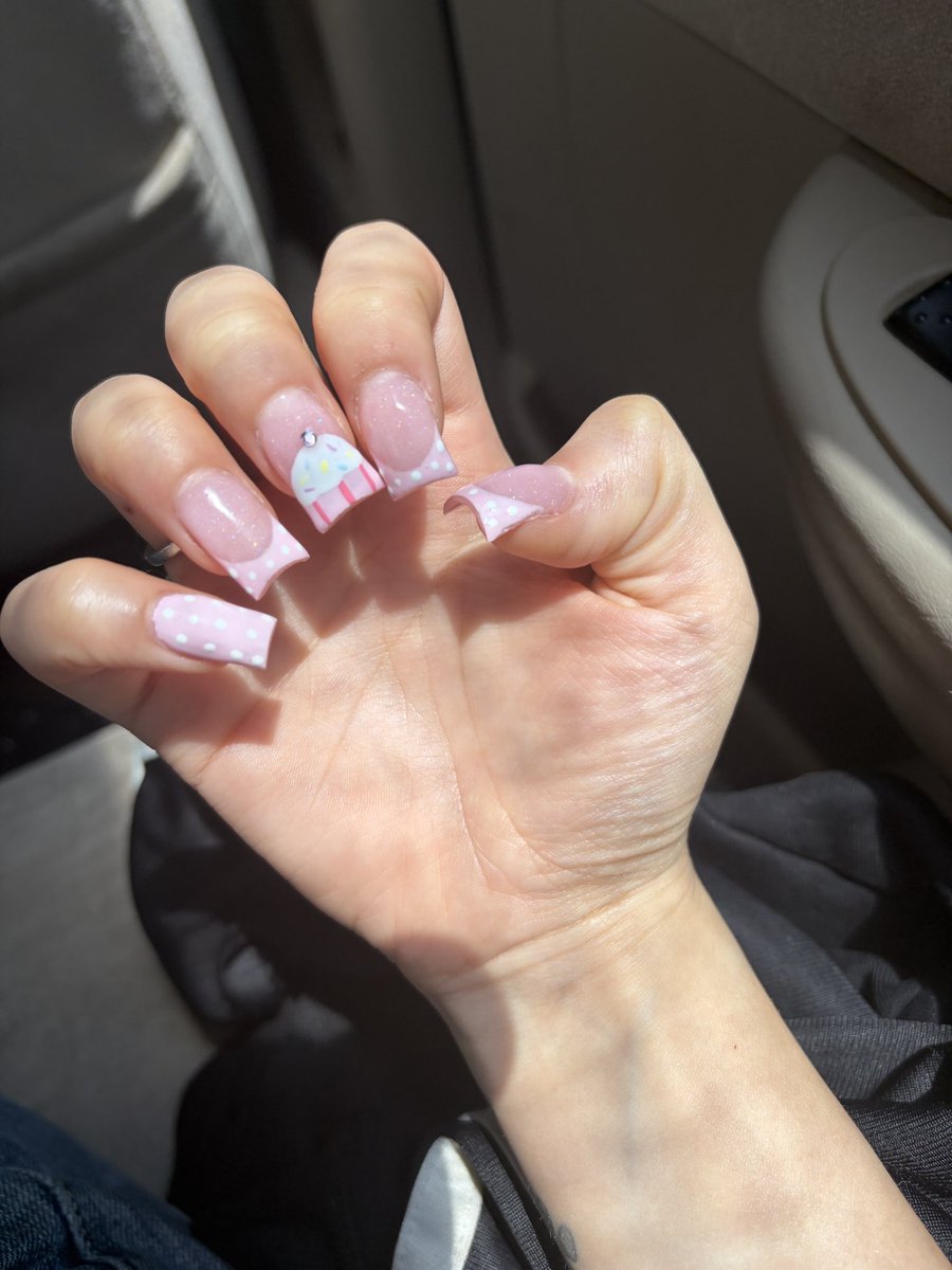 haiimblessed's tweet photo. 💁🏻‍♀️💅🏼🥗 https://t.co/tVuxzm7OV2
