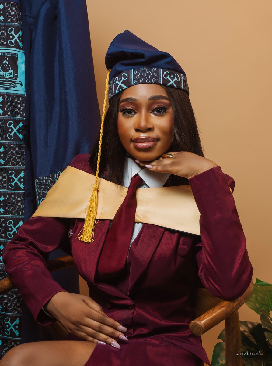 ifeoluwaAjomale's tweet photo. Five years later, I can finally say it, Ifeoluwa Modupeoluwa Ajomale, https://t.co/6spr1kGgxZ. Fisheries and Aquatic Biology. 🎓✨

God did it. And Dad, this one is for you. 🤍

#lasu #lasuconvocation #Goddid #graduate https://t.co/48eGsZYdhD