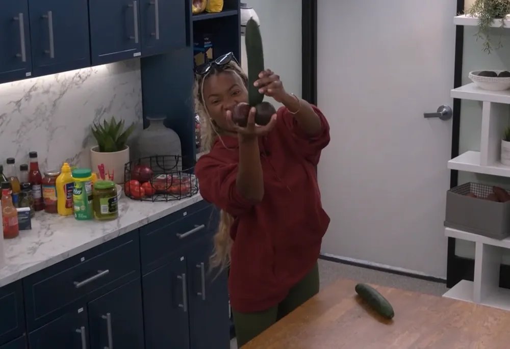 ToomsBB_'s tweet photo. Big Brother is a complex game of social strategy. #bb28 https://t.co/YauMBInTDG