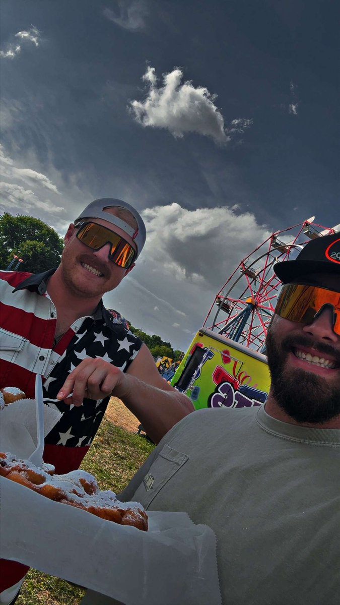 _TJ_Dustin tweet picture