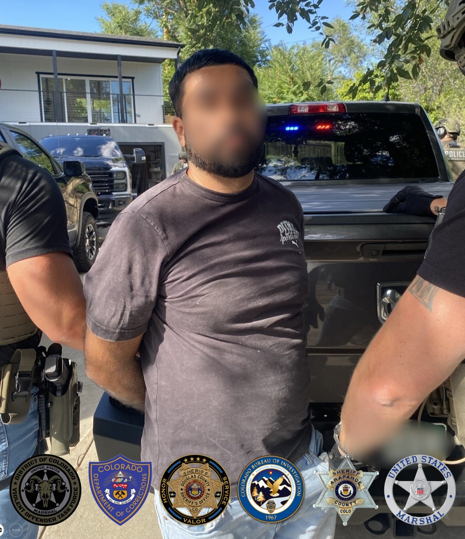 USMSDenver's tweet photo. Fugitive Martin SANABRIA, wanted by @BCSONM for felony assault on a peace officer &amp; aggravated fleeing from law enforcement, was arrested today in Lakewood by COVOTF Deputy US Marshals &amp; TFOs from @Colorado_DOC, @dcsheriff, @CBI_Colorado, &amp; K9 support from @ArapahoeSO. https://t.co/tVdCVXBbsd