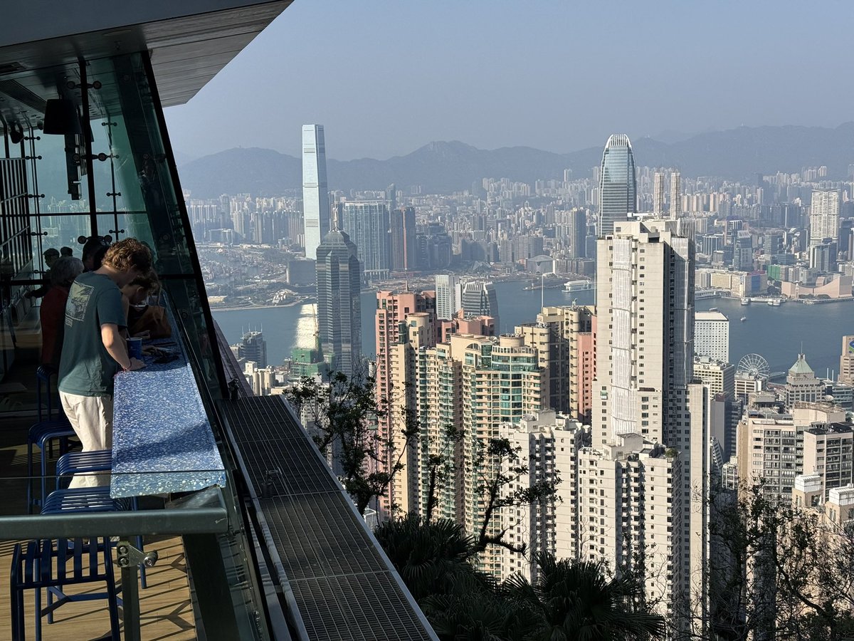 LetsGoKayaking's tweet photo. Looking down on Hong Kong harbor from the Peak Tower observation deck.
#DailyPictureTheme #FromAbove https://t.co/l7cTlwXDTg