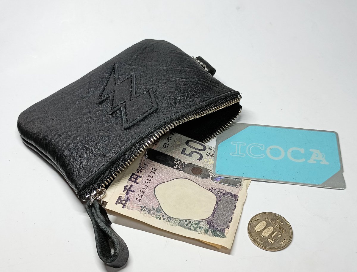 stetch2005's tweet photo. シンプル構造で使い勝手の良いレザーポーチ。人気の一品です！

今ならばセール価格でゲット可！

https://t.co/zx9797fDES

#レザーポーチ https://t.co/CXVkqNLsMi