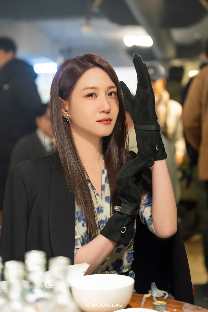 NAMOOACTORS2004's tweet photo. [#MOOD] 💿 𝑁𝐴𝑀𝑂𝑂:𝐷𝑅𝐼𝑉𝐸

tvN <오싹한 연애> 시청자 여러분!
마지막 방송 주만 남긴 지금..
여러분의 눈을 더 즐겁게 해드리기 위해👀

1nn번 의상을 입은 천여리 대표님의
드레스룸으로 여러분을 초대합니다👗 

#박은빈 #오싹한연애 #PARKEUNBIN #SpookyinLove #NAMOOCONTENTS https://t.co/TkADX3MQpt