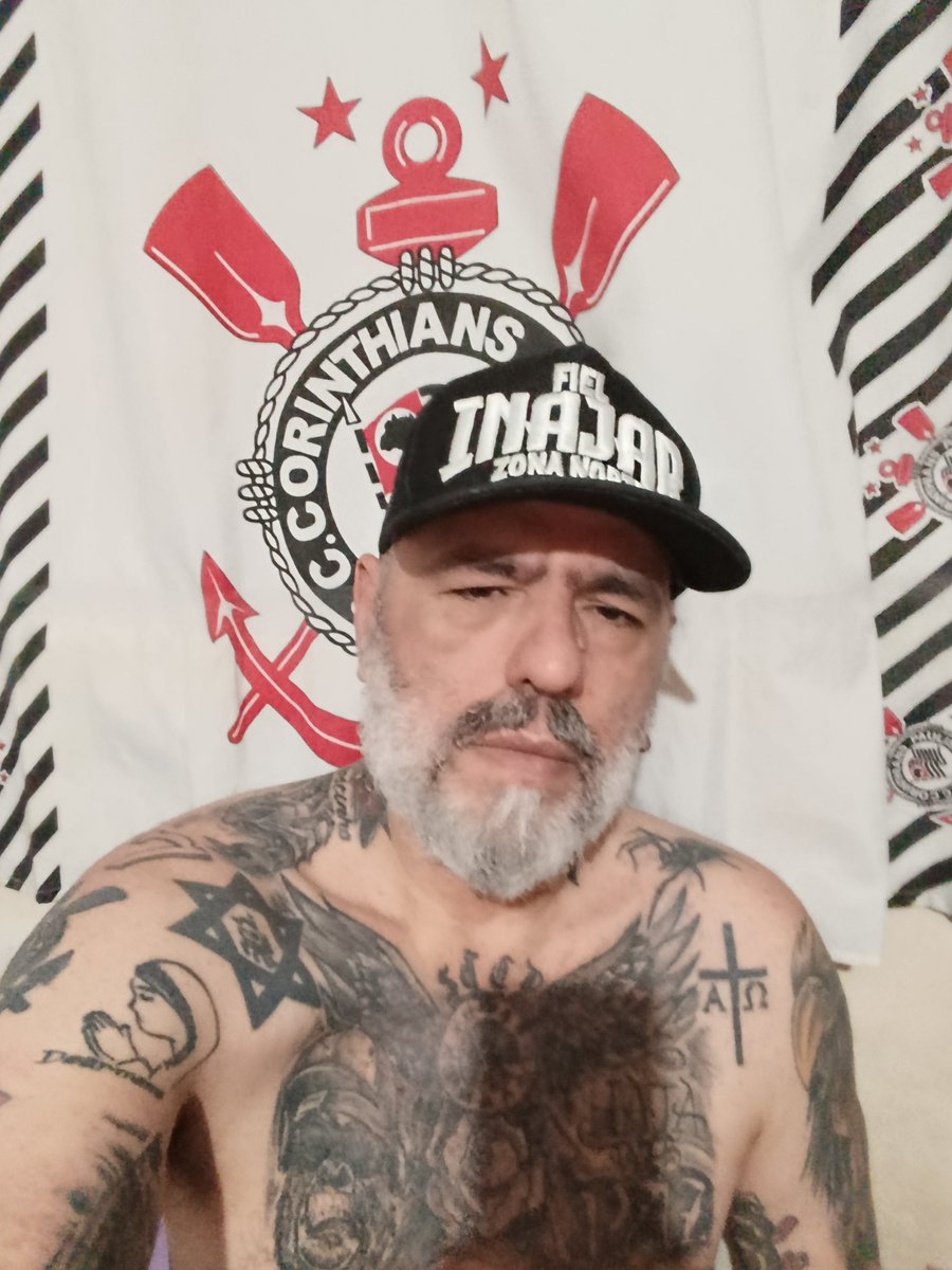 natal_lhp's tweet photo. Acompanhando pela @IDCorinthiana cansado , se juntasse 100 cabeça com 100 barra de ferro seria mais elegante e menos estressante ✊🏾🦅 https://t.co/qAt9prR9Ls