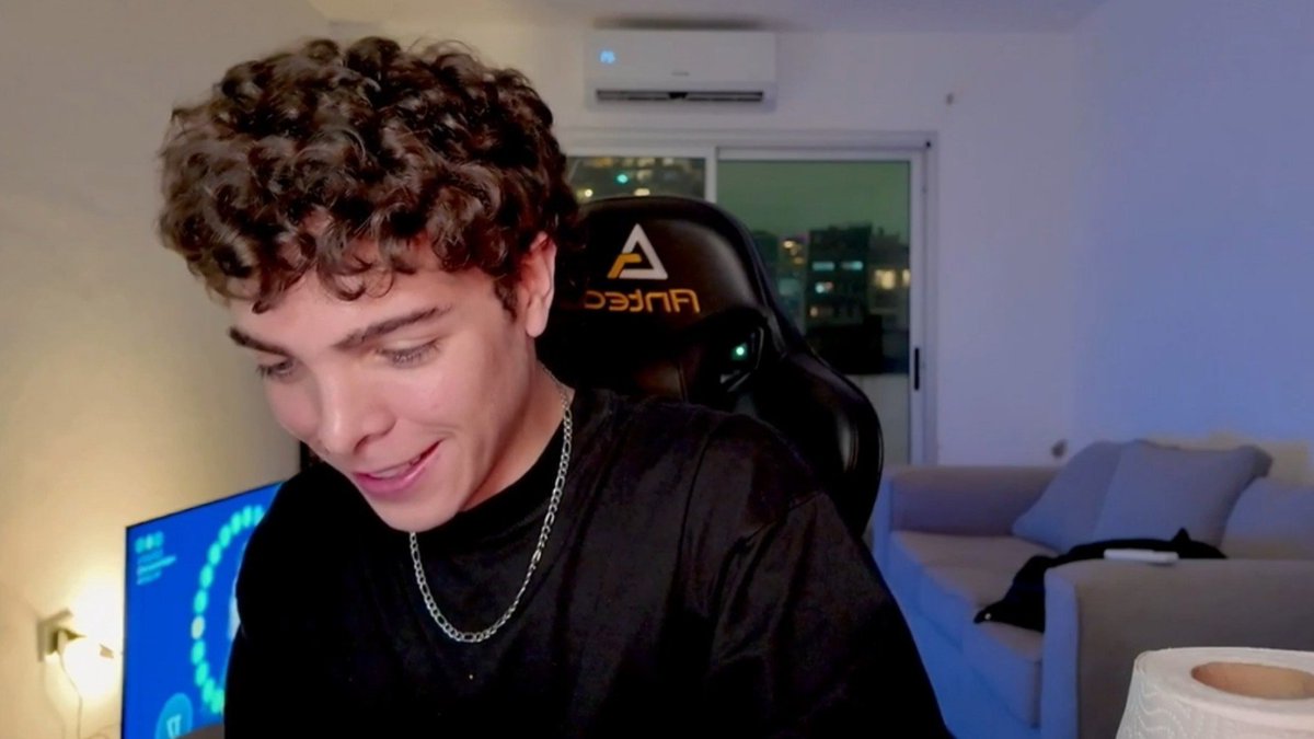 _valentinina's tweet photo. no avisa y aparece en twitch absolutamente de la nada
https://t.co/Zhl5jHwmNH !!! vayannnn https://t.co/pr2wj2bTJz