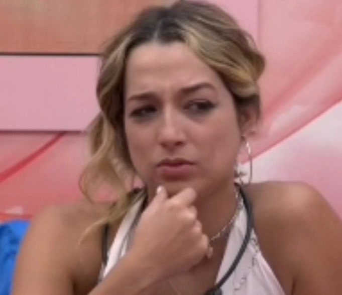samira_sagr's tweet photo. e eu fico a pensar ne https://t.co/PeFN7sPC0Z