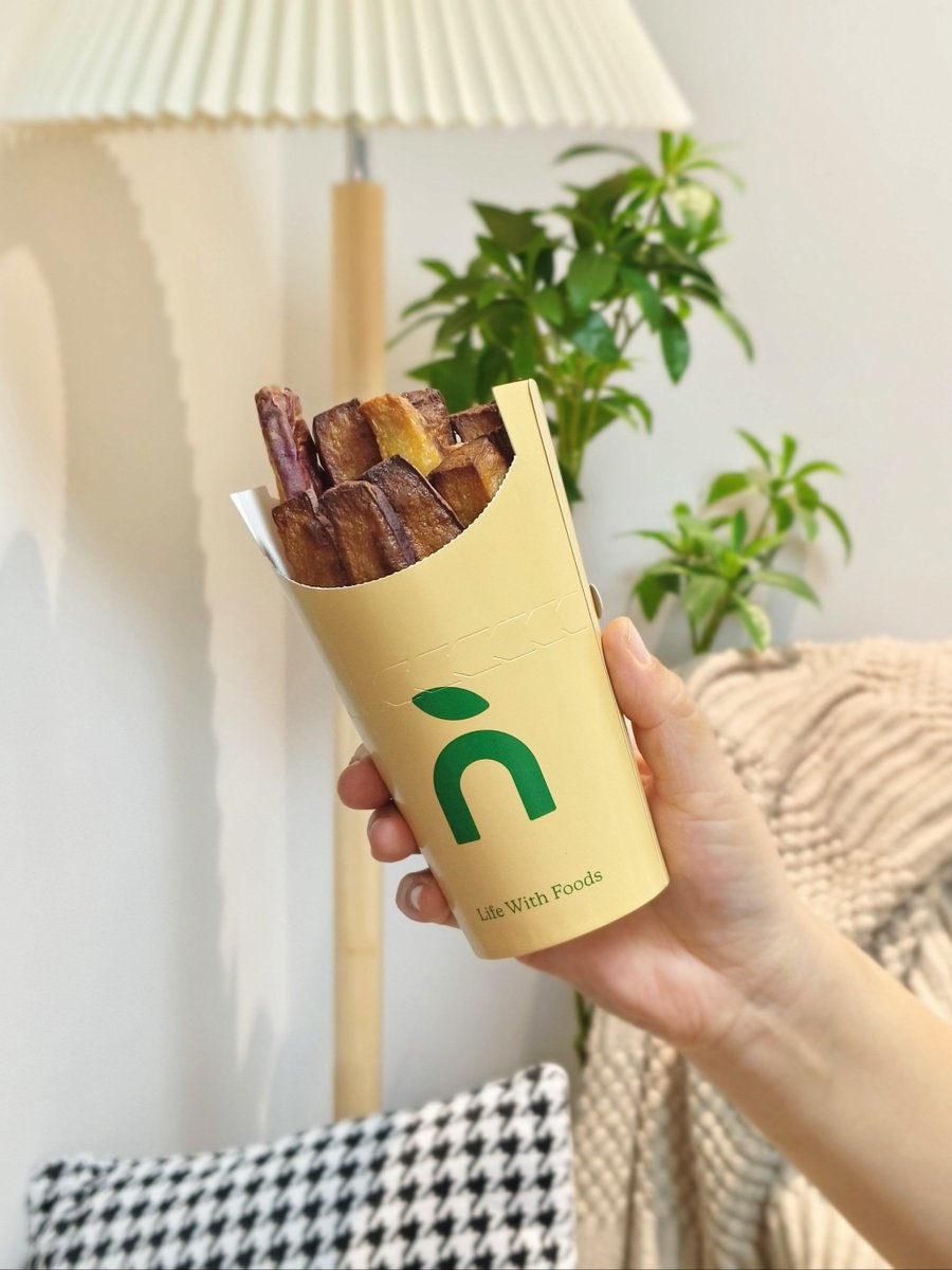 shirolongc's tweet photo. Just found the most addictive salted egg yolk crispy nuts  Sharing a bag with my snack buddy right now—good snacks hit different when shared! Who wants a handful https://t.co/WEyBBva1gd