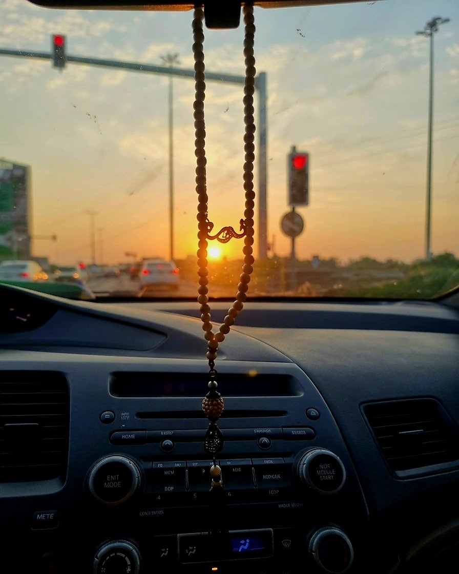 j4u18's tweet photo. وَ إنيّ اراكَ لعمري عمرًا وَ لقلبيِ حبًا وَ لروحي شيئا يغنيها عنّ كل الأشياءِ🤍🩵
#night #thoughts https://t.co/mrMDbfnBhI