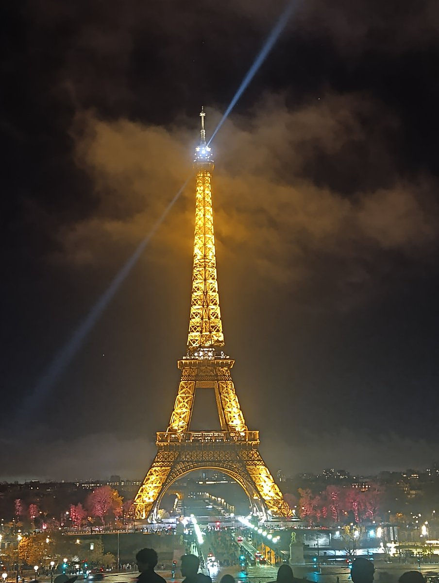 bomber2794's tweet photo. París siempre es una buena idea!! https://t.co/O3ztuAmWc3