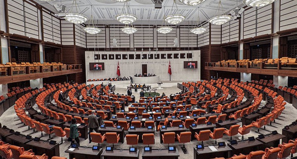 SmokinMedya's tweet photo. "Çerçeve Yasa", Resmi Gazete'de yayınlanarak yürürlüğe girdi https://t.co/34RkGJgLmD