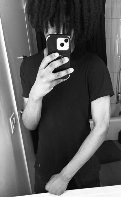 Lance1_2's tweet photo. Hmuu if Yu in nyc, in the Bronx rn horny asf  #nyc #bx #Bronx #yn https://t.co/6ZSVFFShDg