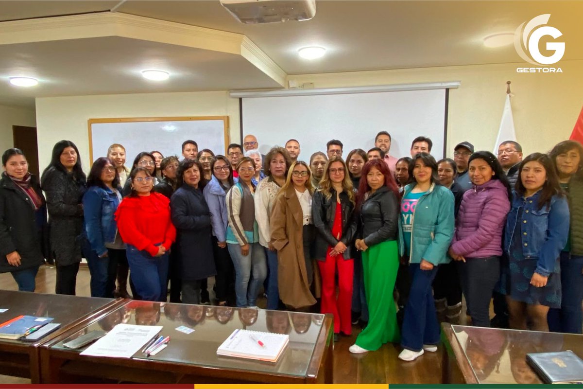 GestoraBolivia's tweet photo. 🎓 La Gestora Pública y la @OissBolivia  inauguraron la Xma versión del Curso Presencial “Introducción a la Seguridad Social de Largo Plazo”. 📚 Un Curso Extraordinario que se desarrolla los sábados, promoviendo la formación y cultura previsional. 🇧🇴 https://t.co/bQcM0Ig27s